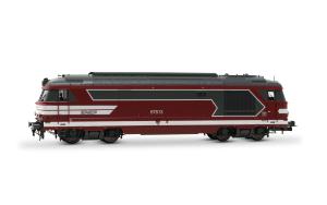 HJ2464 SNCF, locomotive diesel-électrique BB 67613, livrée rouge « Capitole », ép. VI