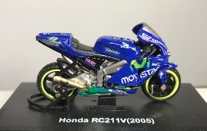 MOTO HONDA RC211V (2005 ) NEWRAY 06486